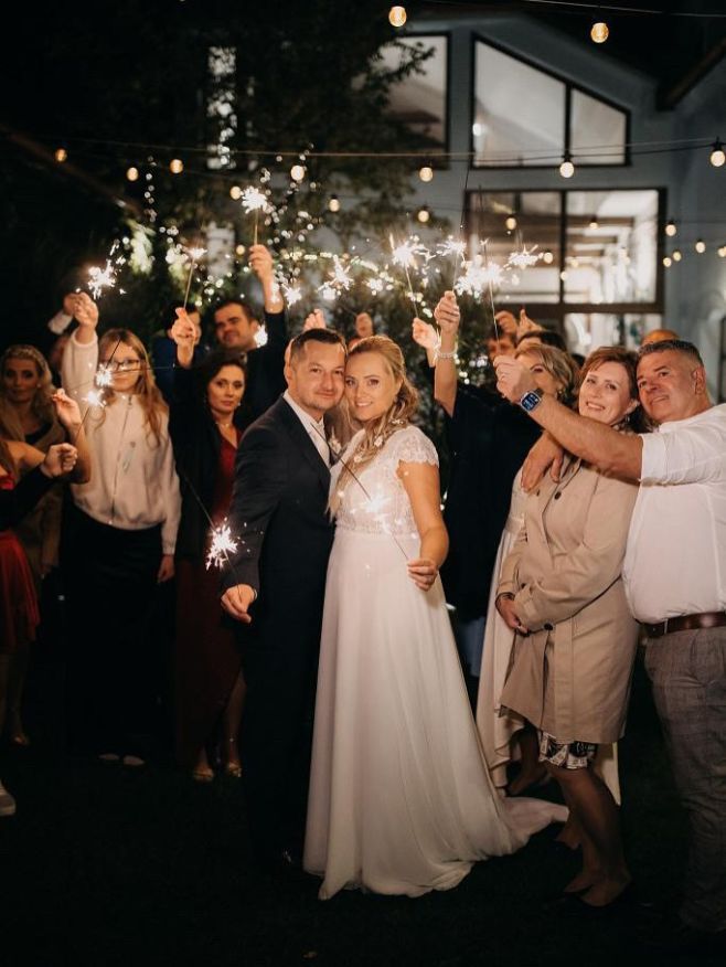 Správy, ktoré nás nabíjajú energiou🥰. Ďakujeme❤️@sonielitka: Ďakujem svadobnému salónu Weda za úžasné šaty a milý prístup....